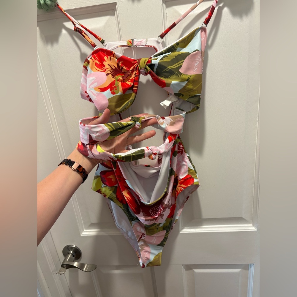 DAVI & DANI Floral Intimates with Cutout Design